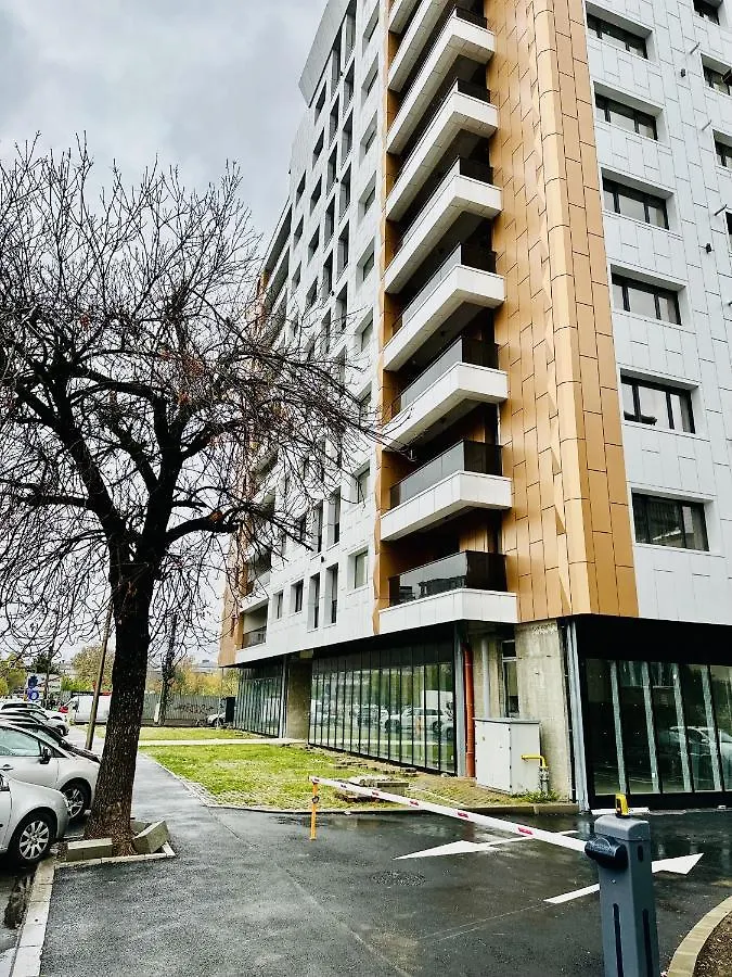 Rentforcomfort Sky Garden Studio Apartment Bucharest