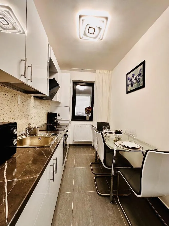 Rentforcomfort Sky Garden Studio Apartment Bucharest