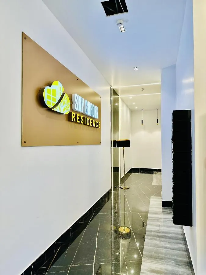 Rentforcomfort Sky Garden Studio Apartment Bucharest