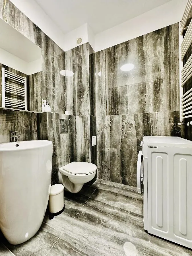 Rentforcomfort Sky Garden Studio Apartment Bucharest