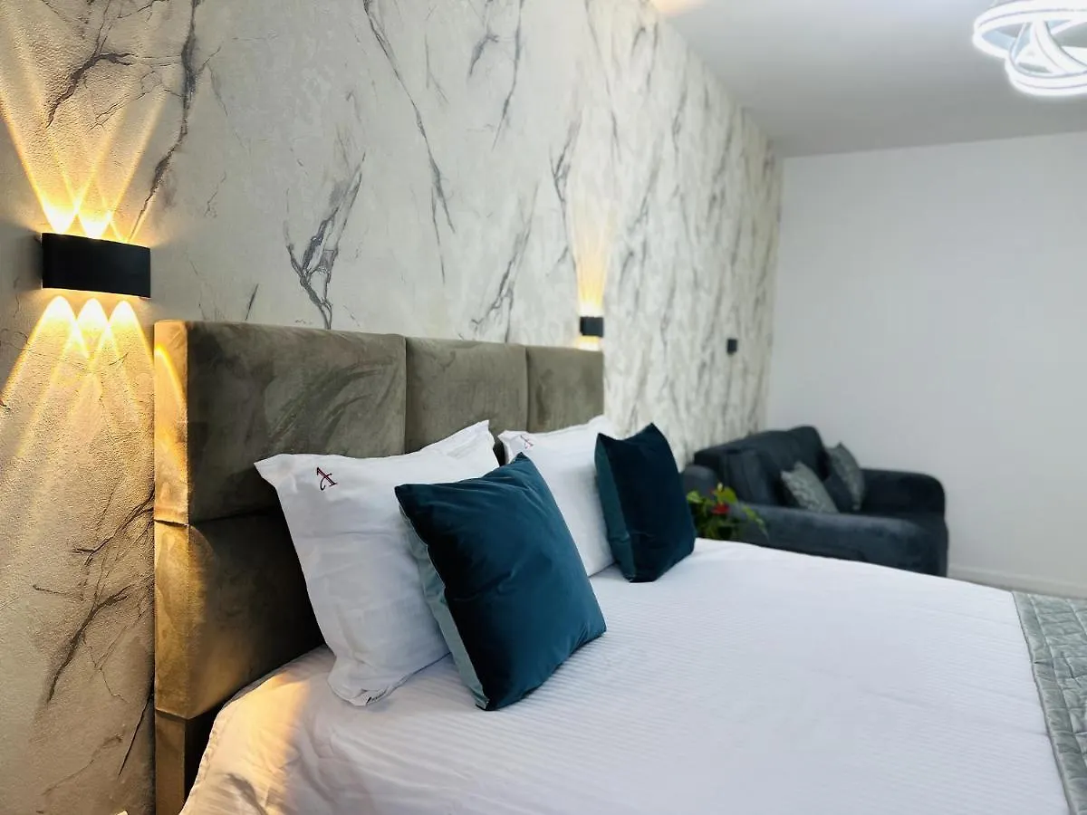 Rentforcomfort Sky Garden Studio Apartment Bucharest