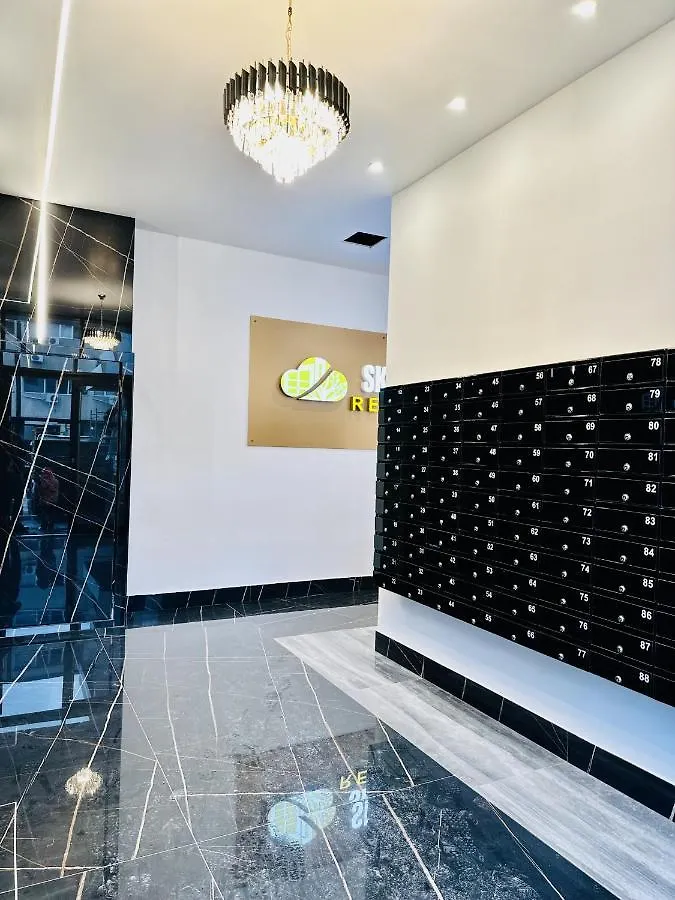 Rentforcomfort Sky Garden Studio Apartment Bucharest