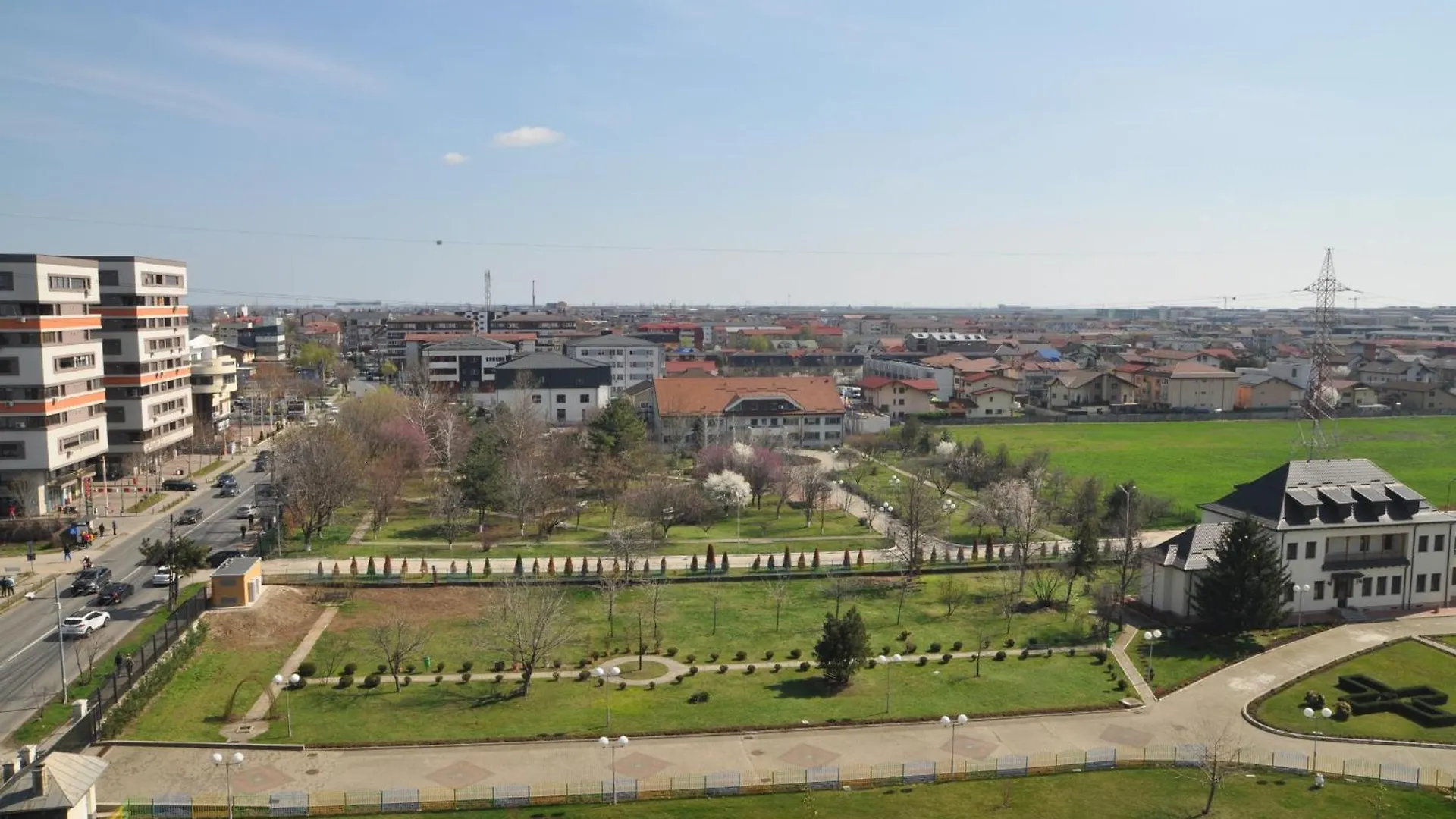 Rentforcomfort Sky Garden Studio Apartment Bucharest